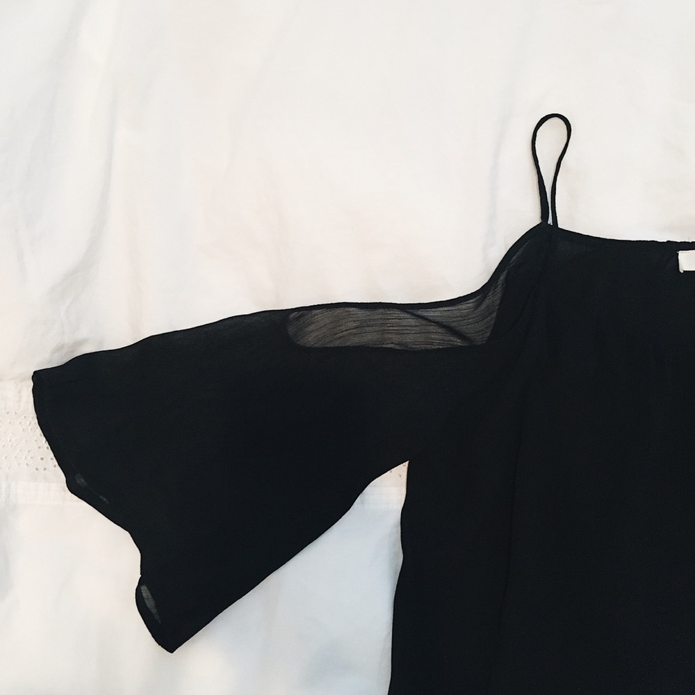Lush Cold Shoulder Crop Top - Picture 2 of 5